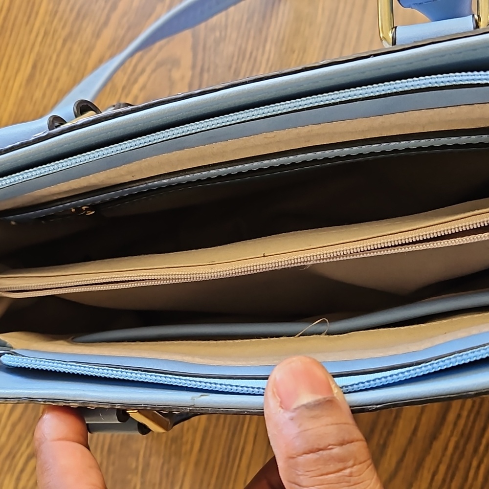 Blue Purse - Picture 4 of 5